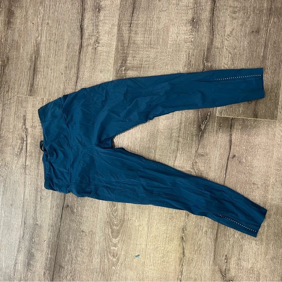 Lululemon lot - Picture 8 of 16